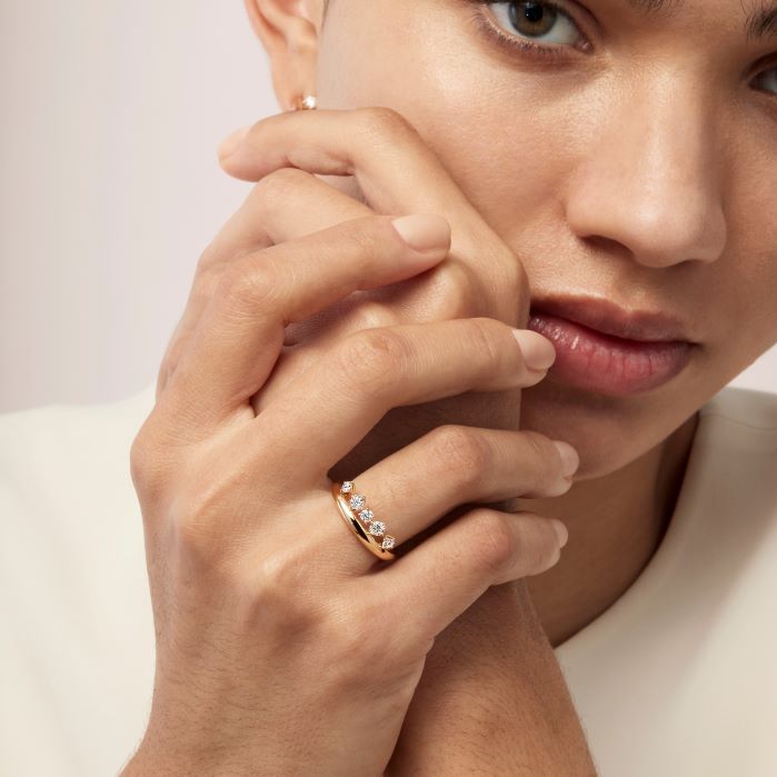 Barre Floating Diamond Ring